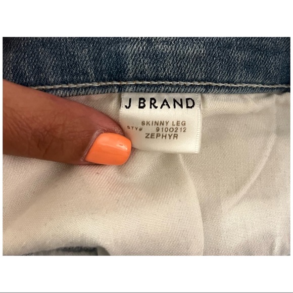 J Brand Jeans
620 Mid-Rise Zephyr Super Skinny Jeans - Size: 32 - New - Picture 9 of 10